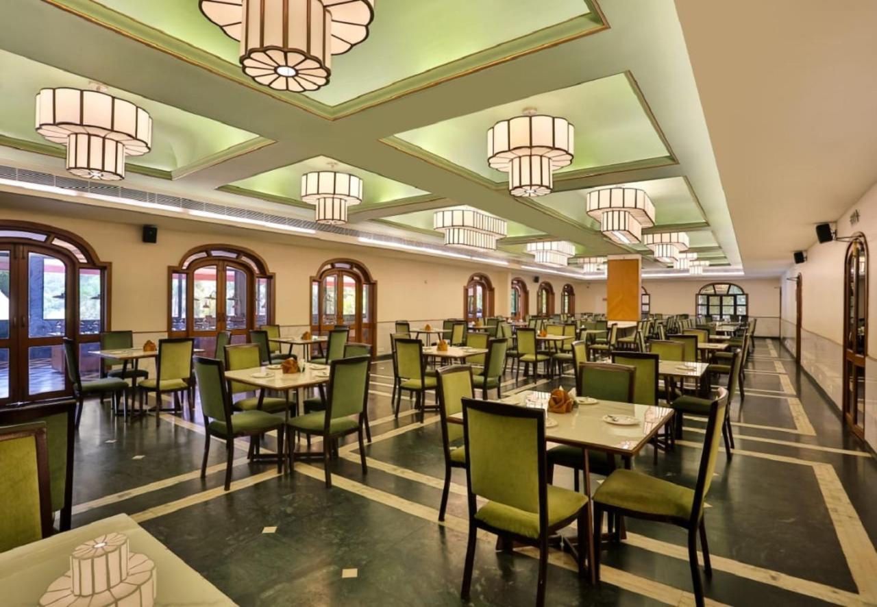 Khanvel Resort Silvassa Luaran gambar
