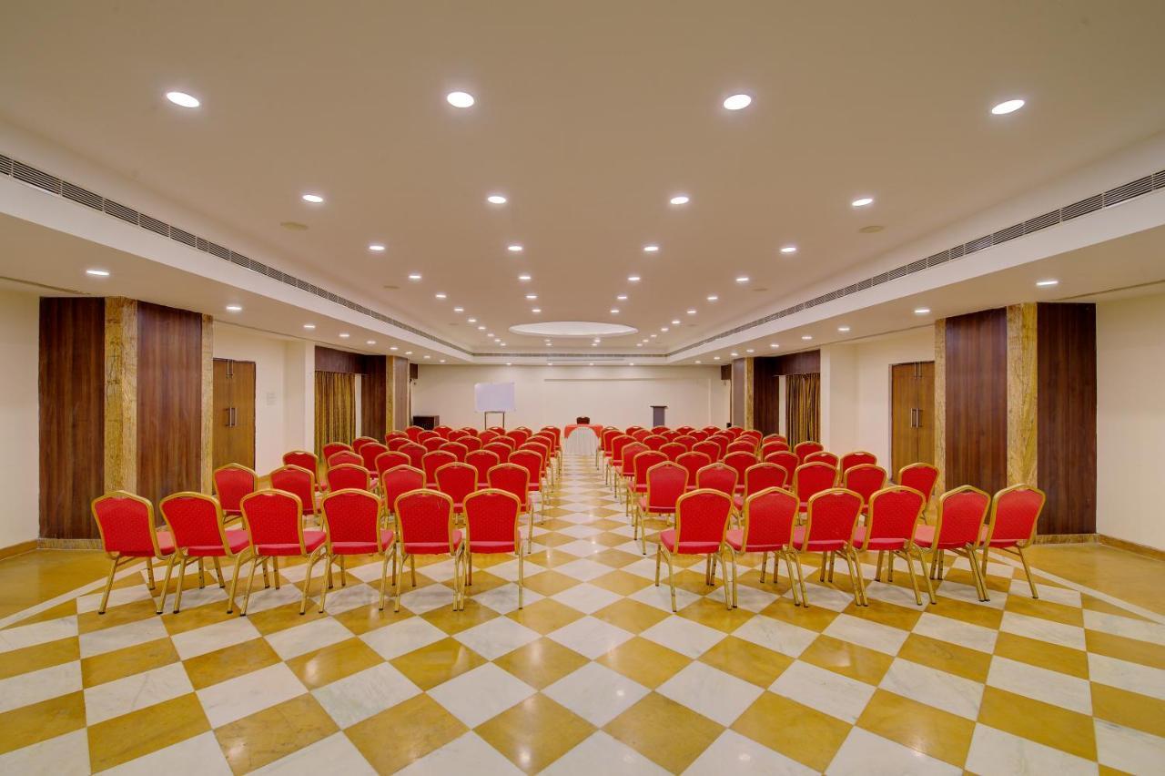 Khanvel Resort Silvassa Luaran gambar